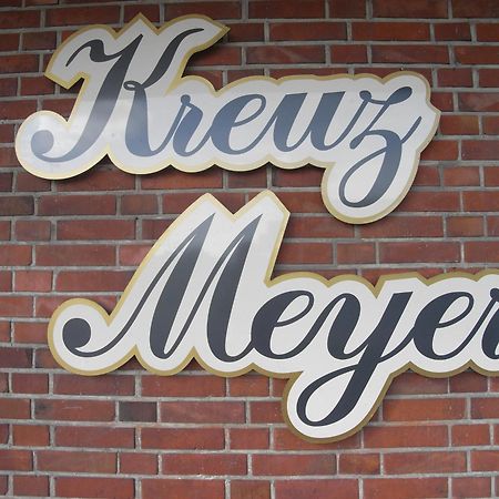 Land-Gut-Hotel Restaurant Kreuz Meyer Штур Екстер'єр фото