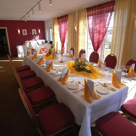 Land-Gut-Hotel Restaurant Kreuz Meyer Штур Екстер'єр фото