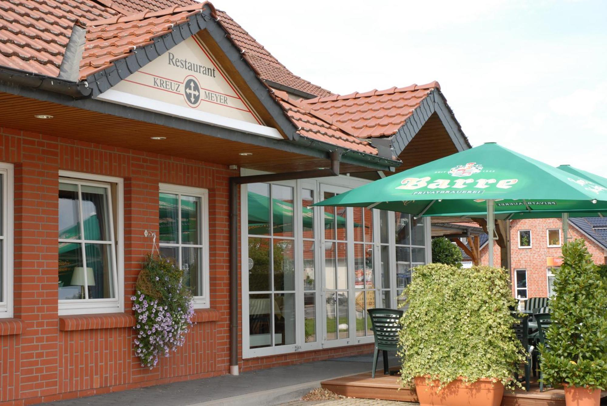 Land-Gut-Hotel Restaurant Kreuz Meyer Штур Екстер'єр фото