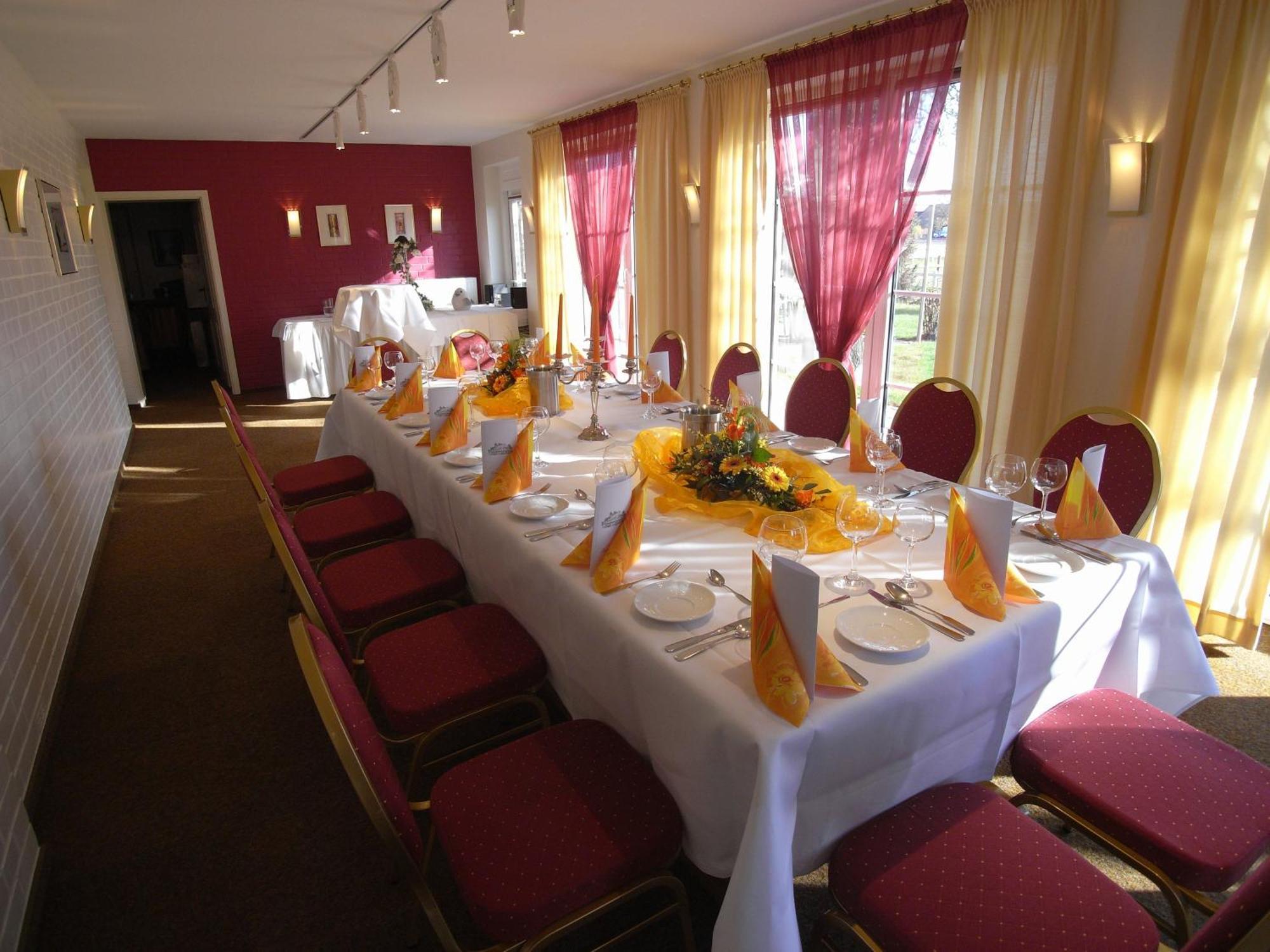 Land-Gut-Hotel Restaurant Kreuz Meyer Штур Екстер'єр фото