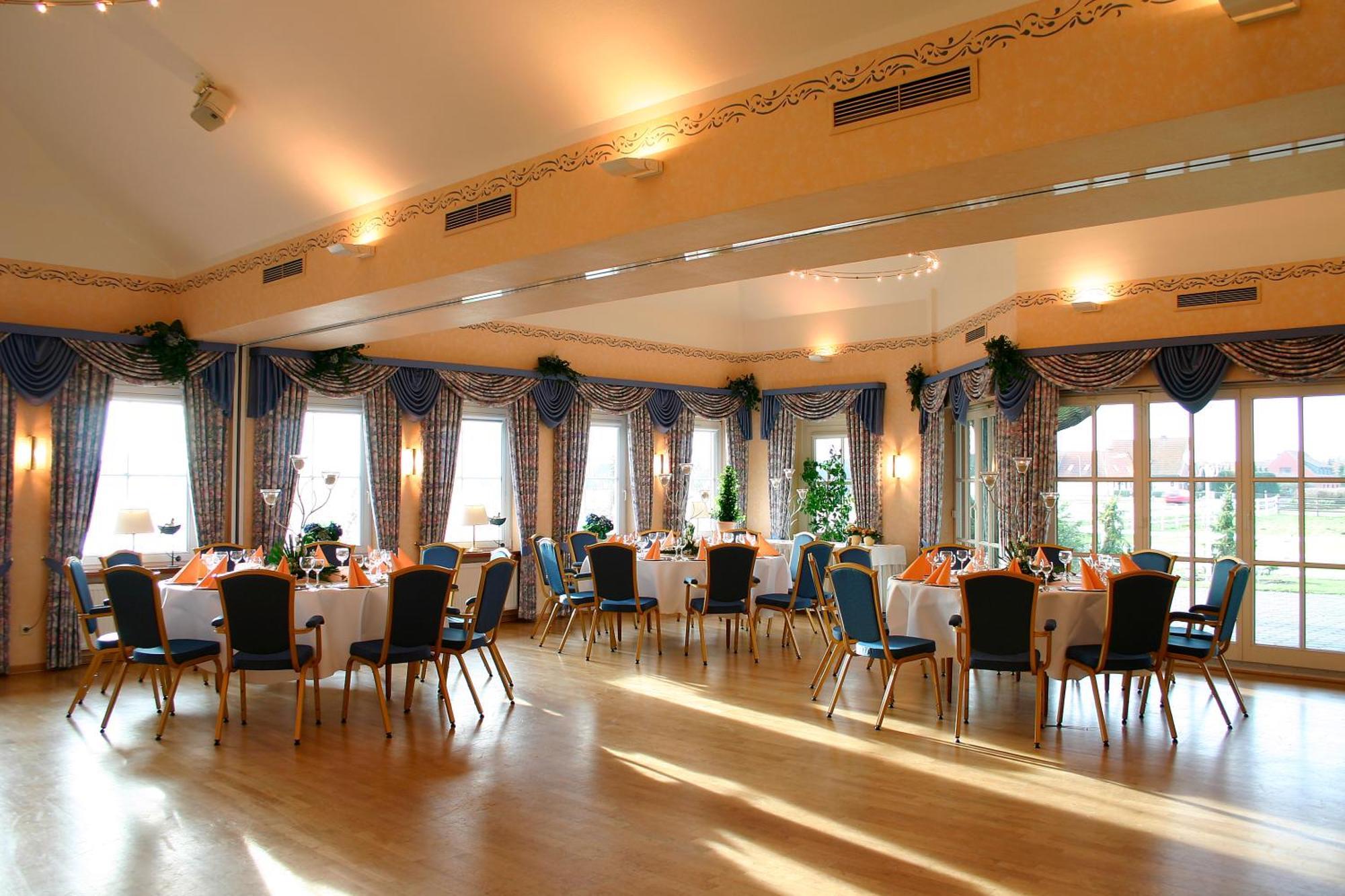 Land-Gut-Hotel Restaurant Kreuz Meyer Штур Екстер'єр фото