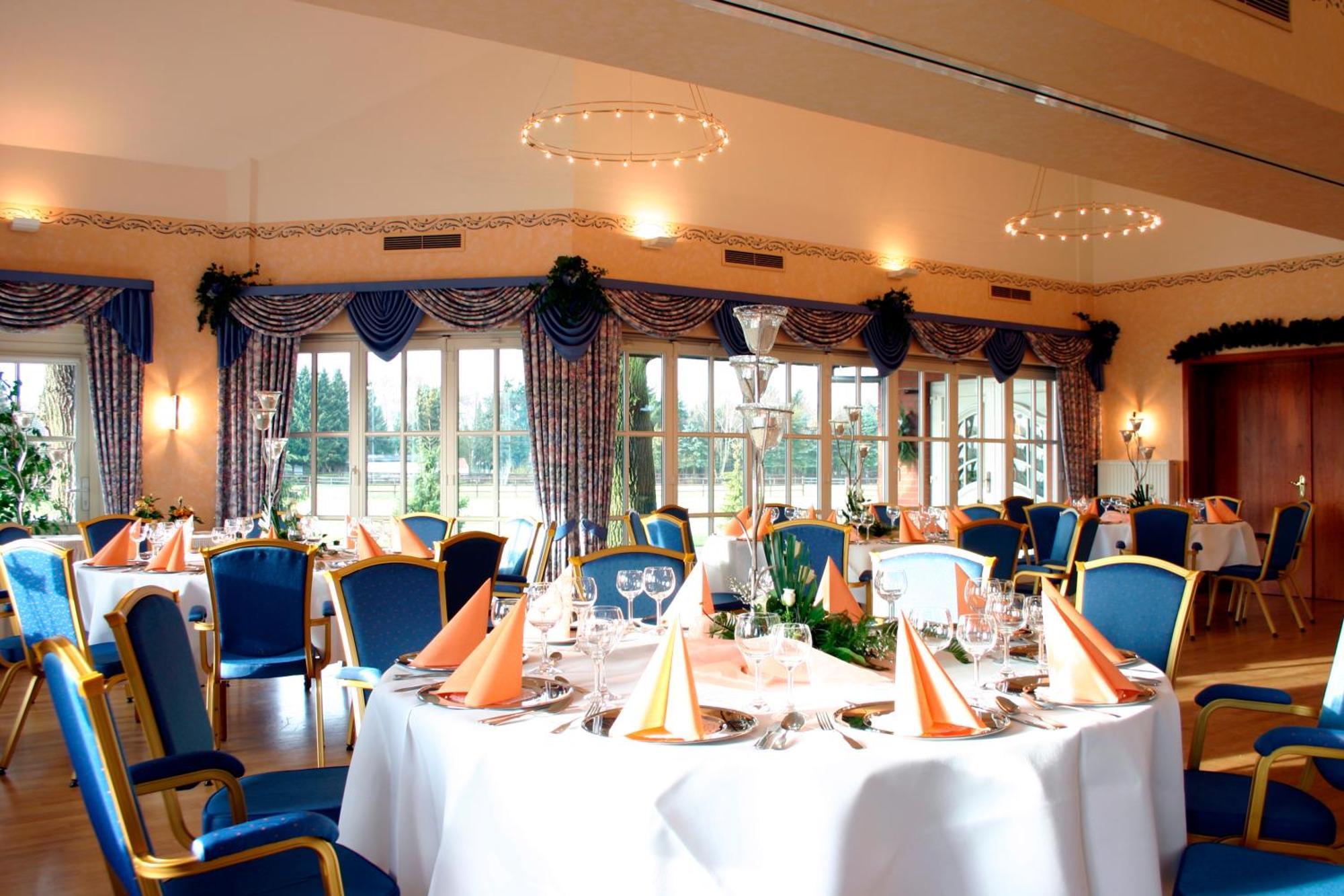 Land-Gut-Hotel Restaurant Kreuz Meyer Штур Екстер'єр фото