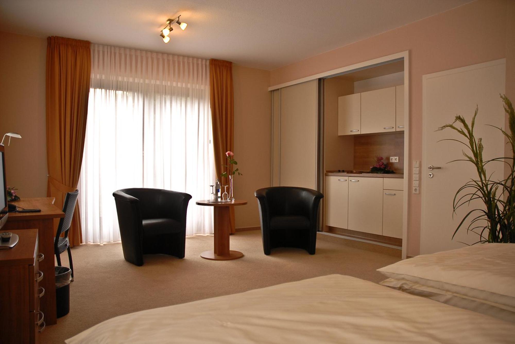 Land-Gut-Hotel Restaurant Kreuz Meyer Штур Екстер'єр фото