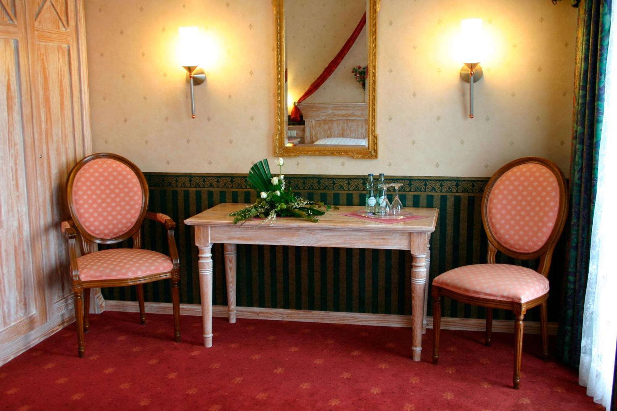 Land-Gut-Hotel Restaurant Kreuz Meyer Штур Екстер'єр фото