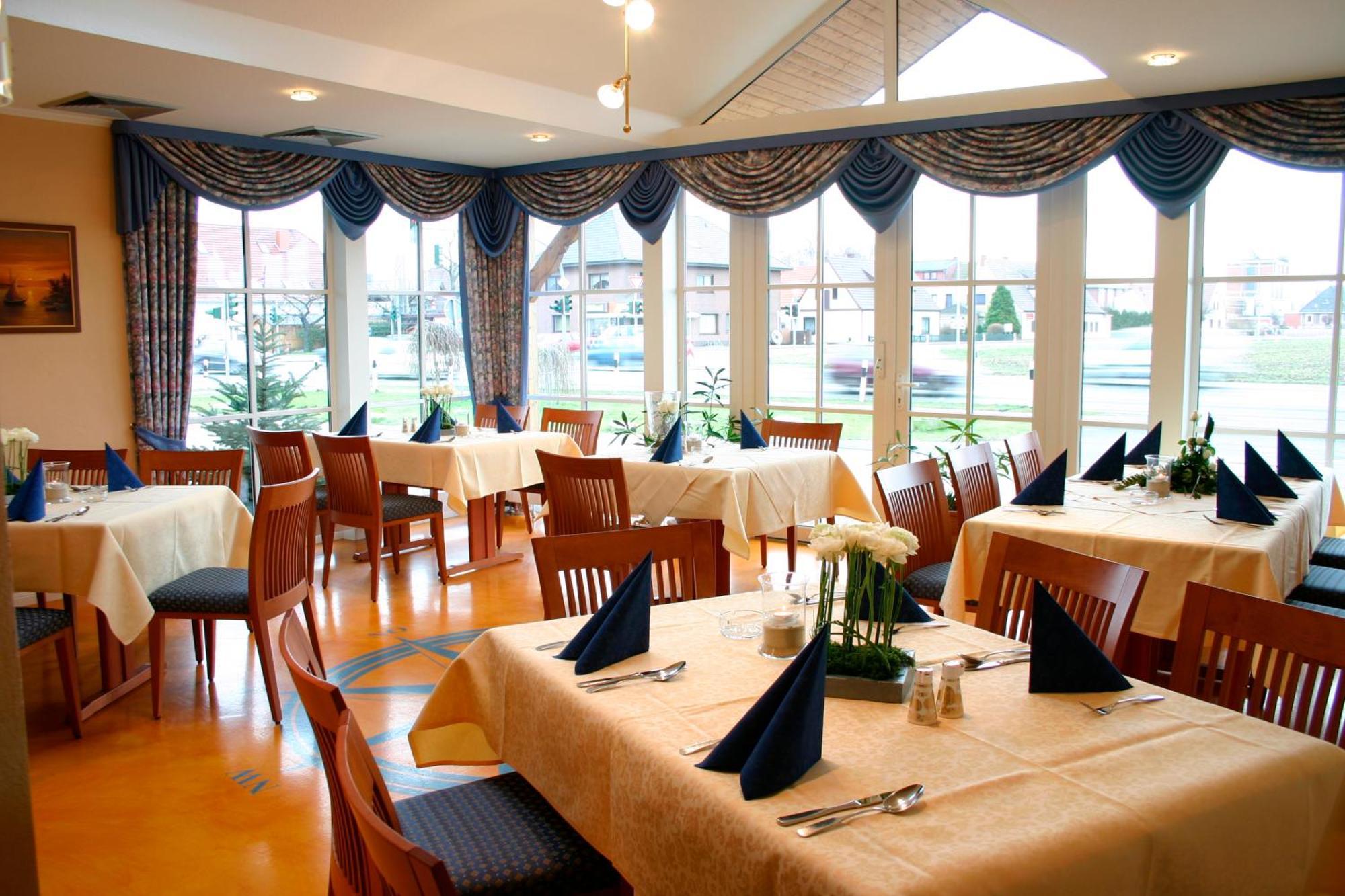 Land-Gut-Hotel Restaurant Kreuz Meyer Штур Екстер'єр фото